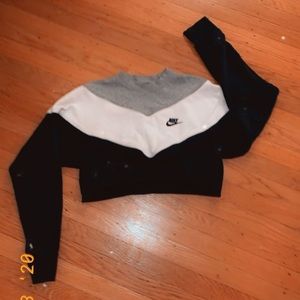 Cropped Nike Sweatshirt